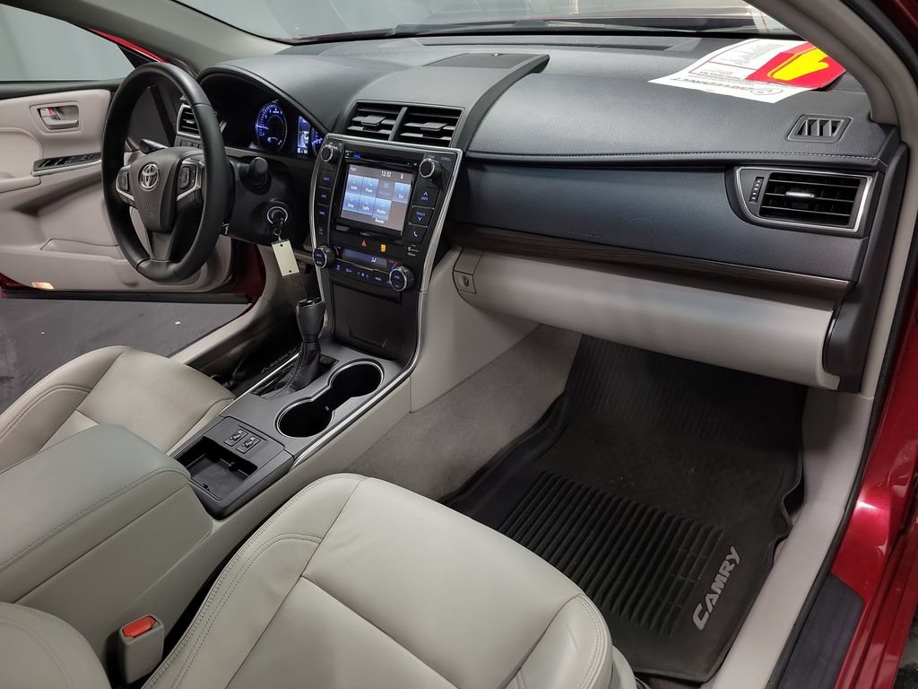 Used 2017 Toyota Camry XLE FWD image 24