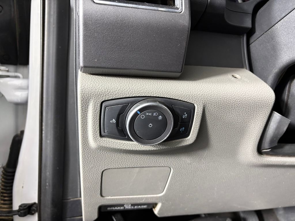 Certified 2019 Ford F250 XLT w/ Snow Plow Prep Package image 15