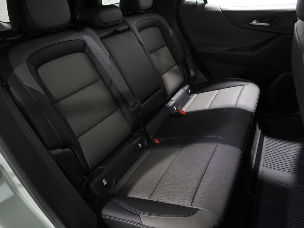 Used 2026 Chevrolet Equinox LT w/ Convenience Package II image 17