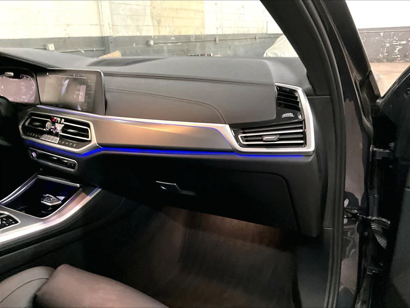 Used 2022 BMW X5 M50i w/ Executive Package image 17