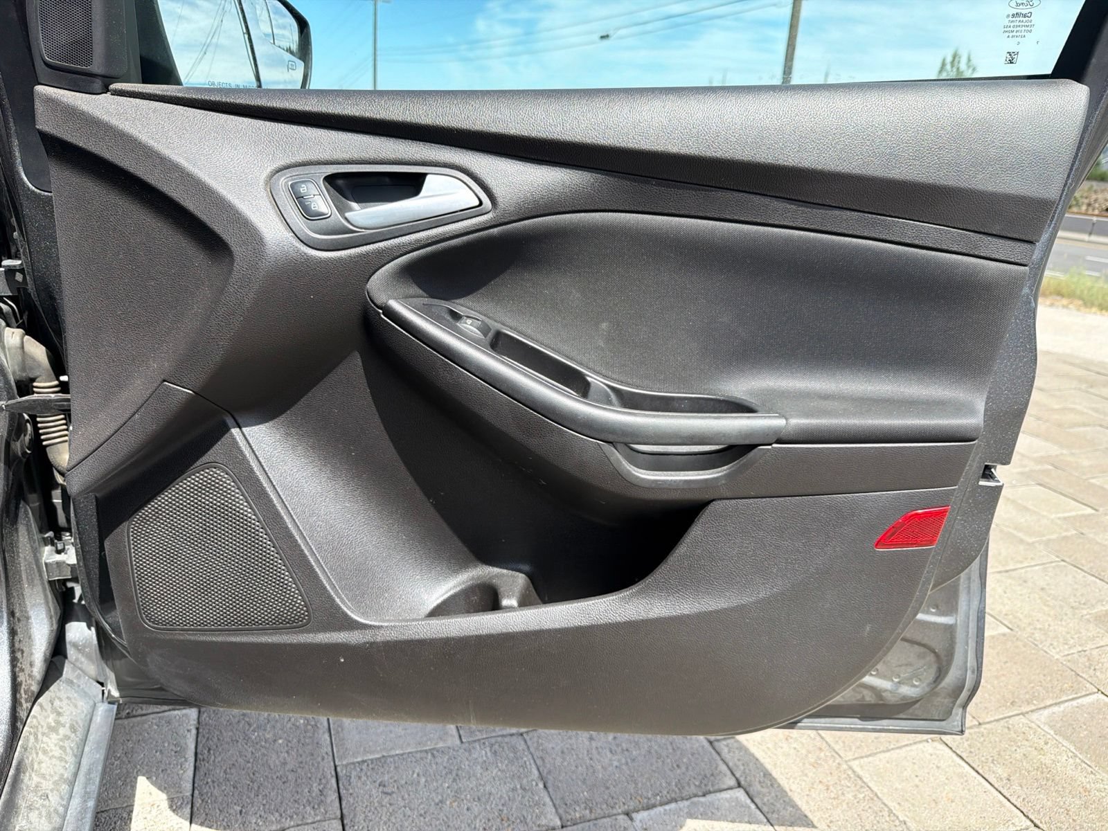 Used 2017 Ford Focus SE w/ Cold Weather Package FWD image 25