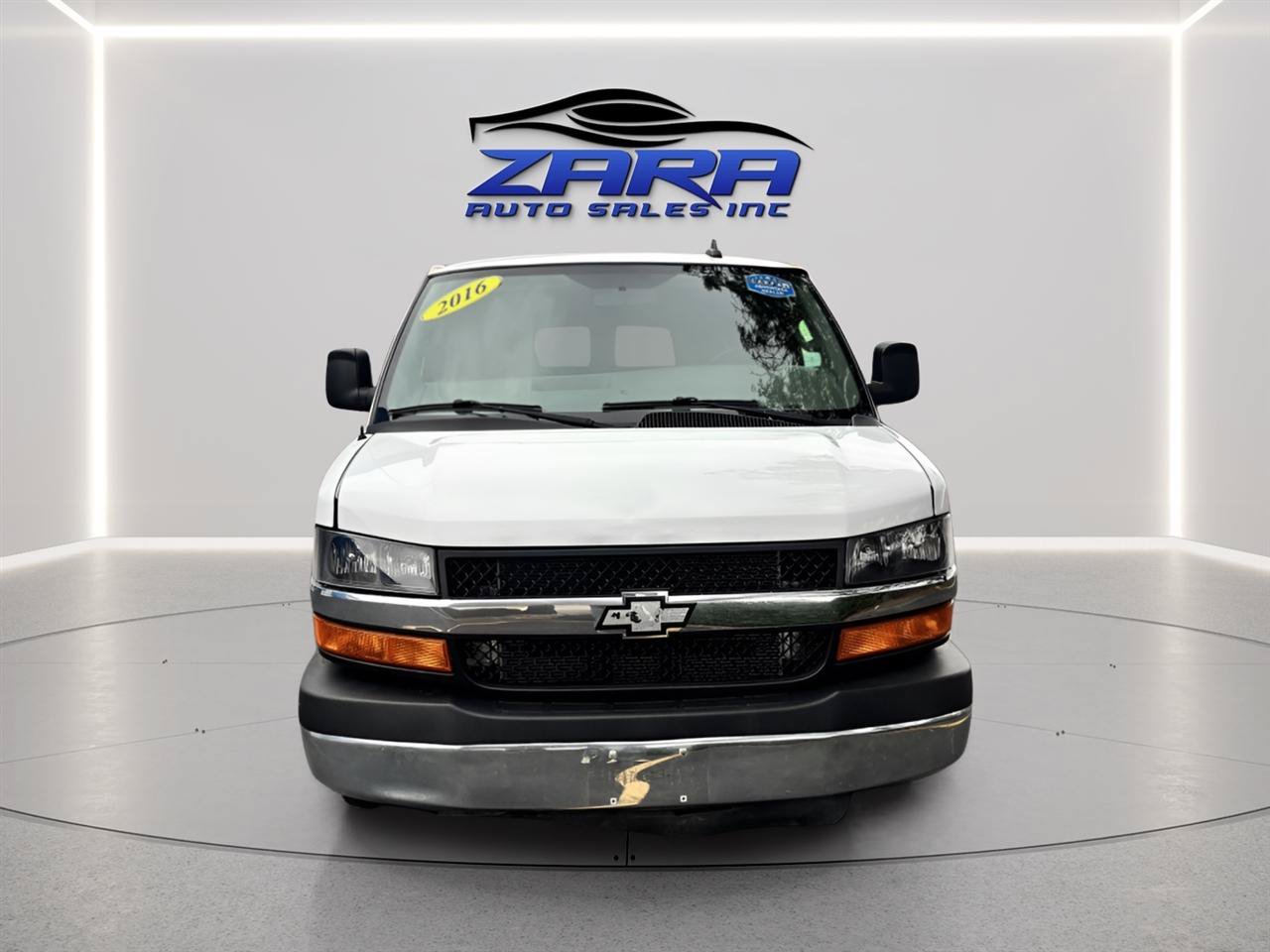 Used 2016 Chevrolet Express 3500 LT w/ LT Preferred Equipment Group RWD image 9