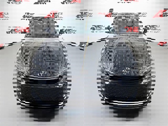 New 2026 Toyota Crown Platinum image 2