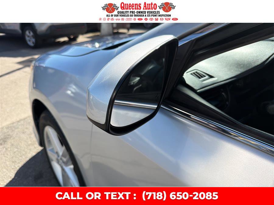 Used 2013 Toyota Camry SE FWD image 34