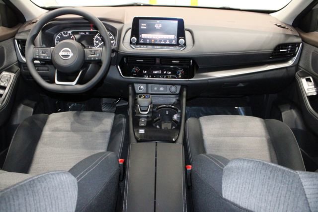 Used 2022 Nissan Rogue SV FWD image 29