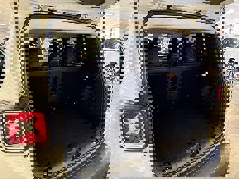 Used 2016 Jeep Renegade Limited image 25