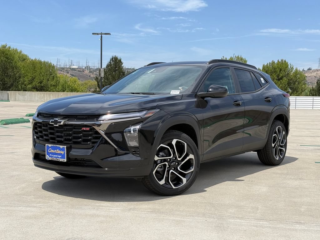 New 2026 Chevrolet Trax RS w/ Driver Confidence Package FWD image 2