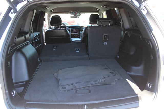 Used 2025 Jeep Grand Cherokee Altitude RWD image 37