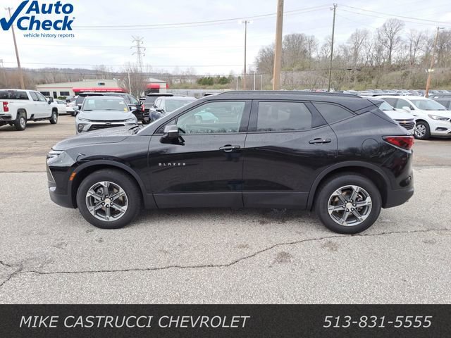 Used 2023 Chevrolet Blazer LT image 2