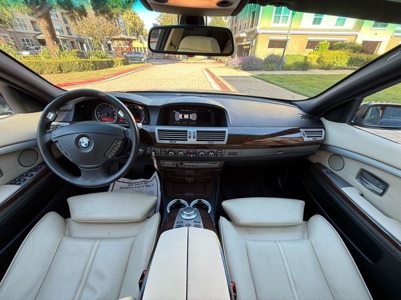 Used 2007 BMW 750i RWD image 47