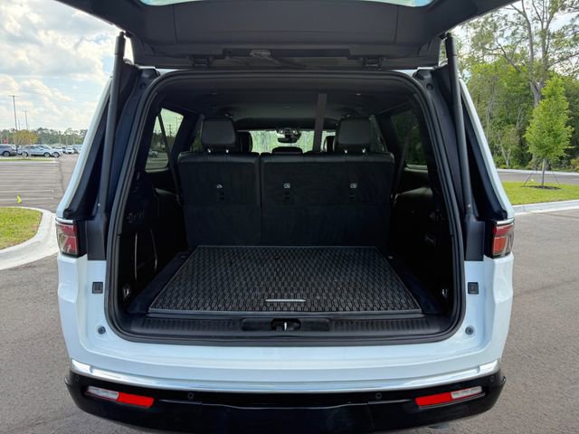 Used 2024 Jeep Wagoneer L Series II w/ Flexible Seating Group RWD image 16