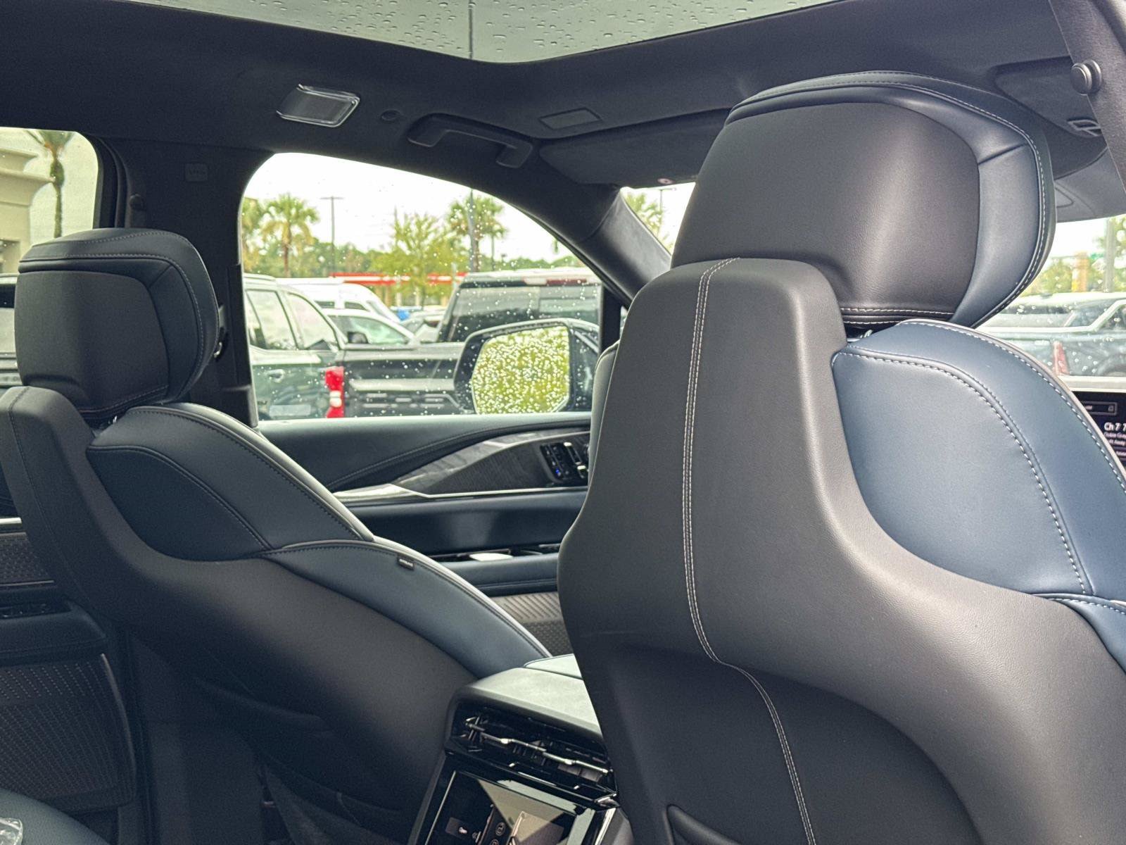 Certified 2025 Cadillac Escalade IQ Luxury 2 w/ LPO, Premium Carpet Package AWD/4WD image 26