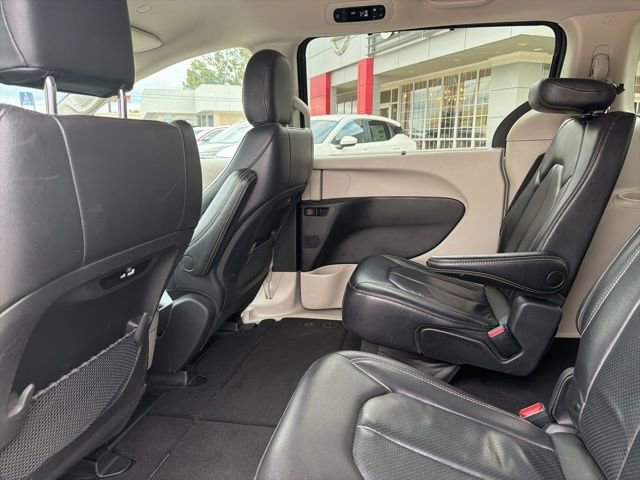 Used 2022 Chrysler Pacifica Touring-L image 22