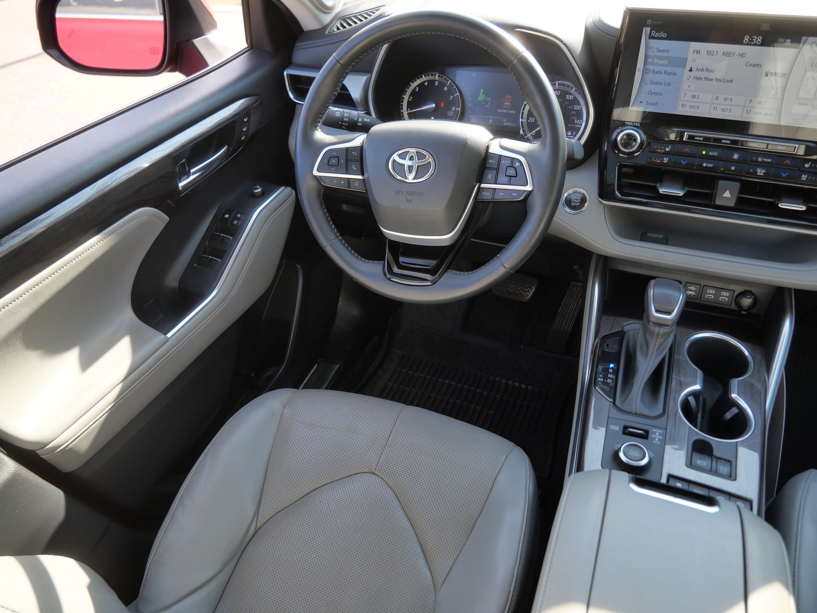 Used 2022 Toyota Highlander Platinum AWD/4WD image 9