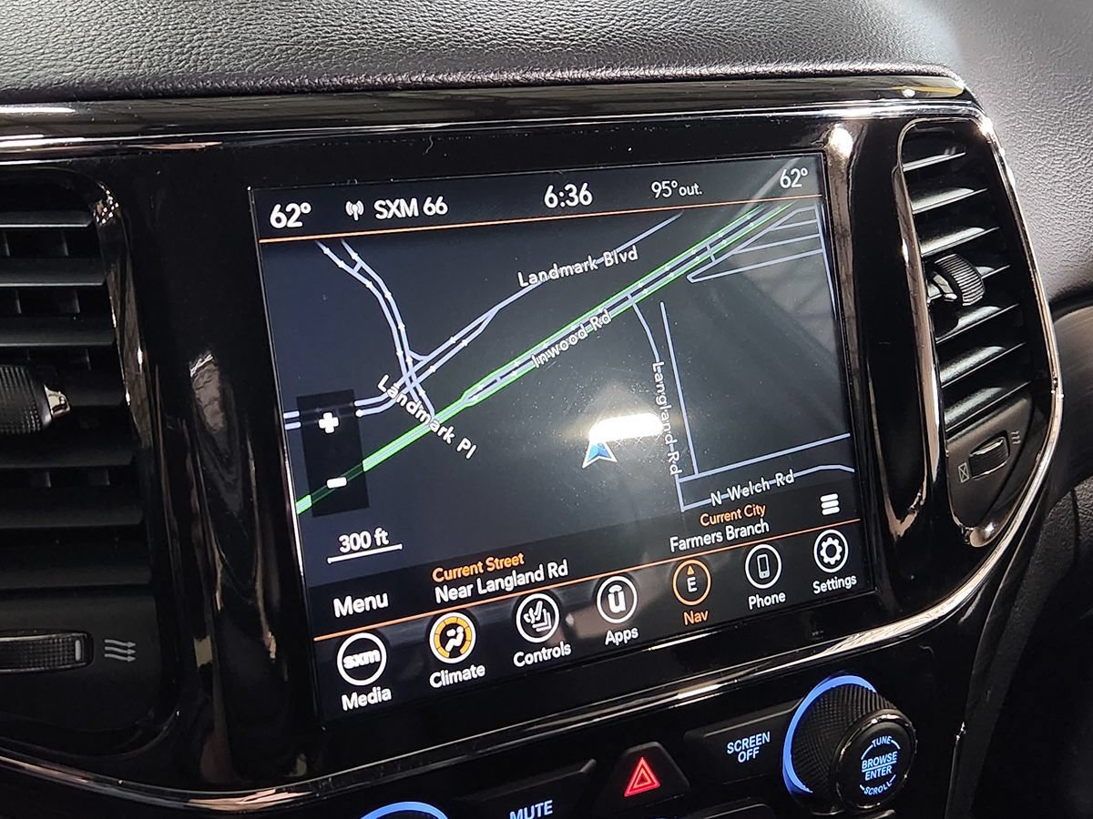 Used 2022 Jeep Grand Cherokee Laredo X AWD/4WD image 37