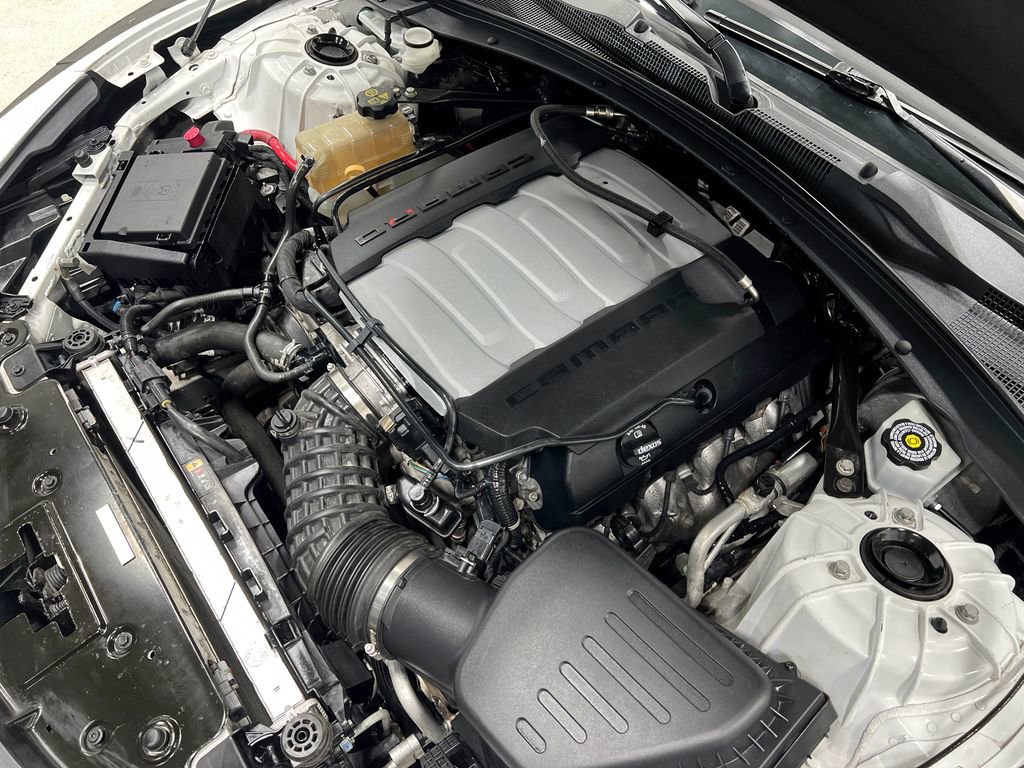 Used 2020 Chevrolet Camaro SS image 30