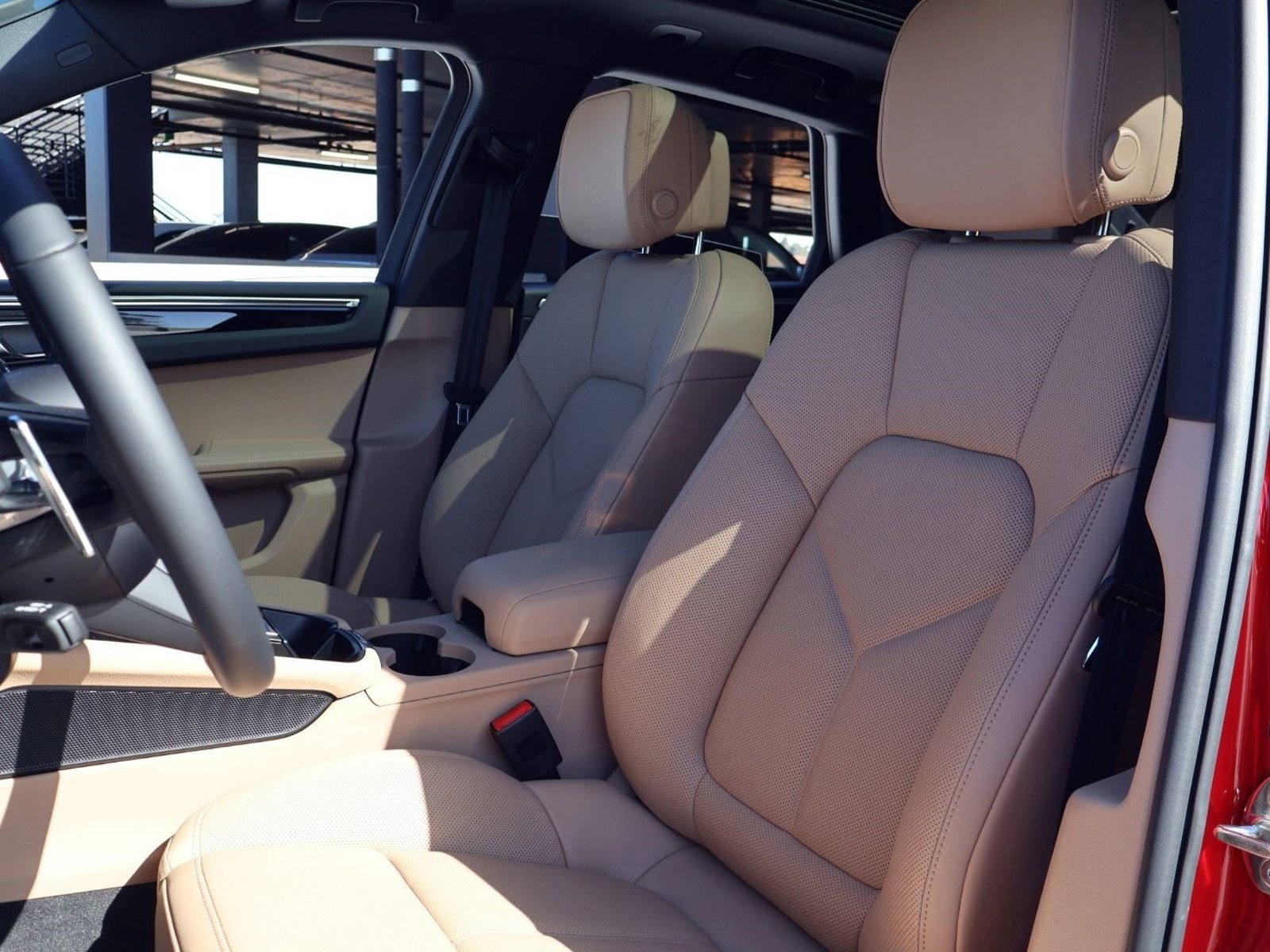 New 2026 Porsche Macan AWD/4WD image 5