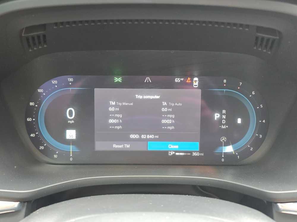 Used 2023 Volvo XC60 B5 Plus AWD/4WD image 7