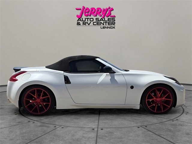 Used 2016 Nissan 370Z Touring image 6