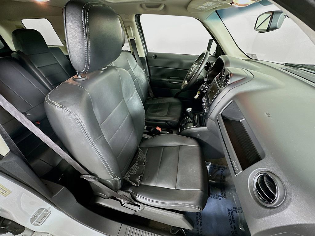 Used 2014 Jeep Patriot Limited w/ Sun/Sound Group image 32
