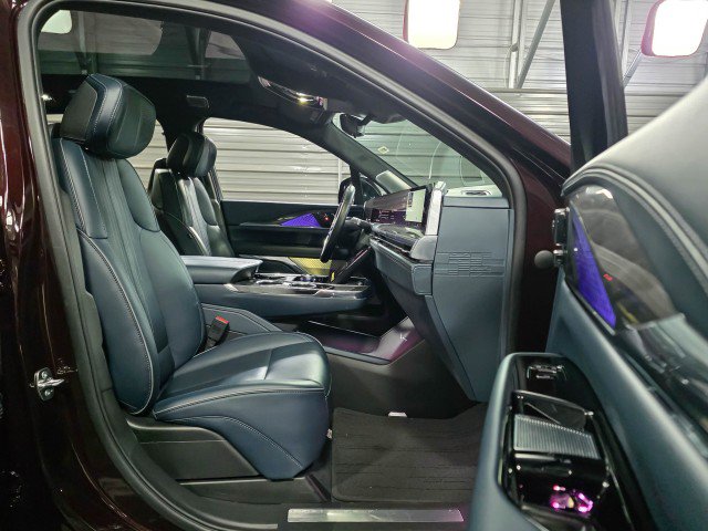 Used 2025 Cadillac Escalade IQ Luxury 2 w/ LPO, Premium Carpet Package image 14