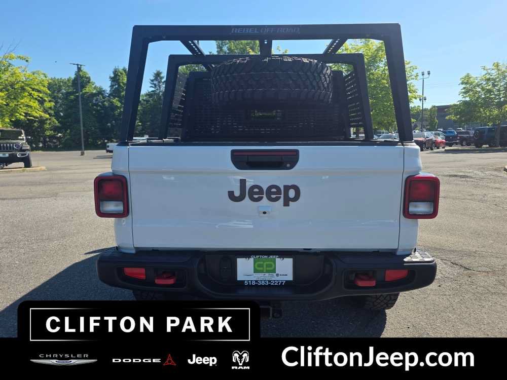 Used 2023 Jeep Gladiator Rubicon w/ Cold Weather Group AWD/4WD image 5