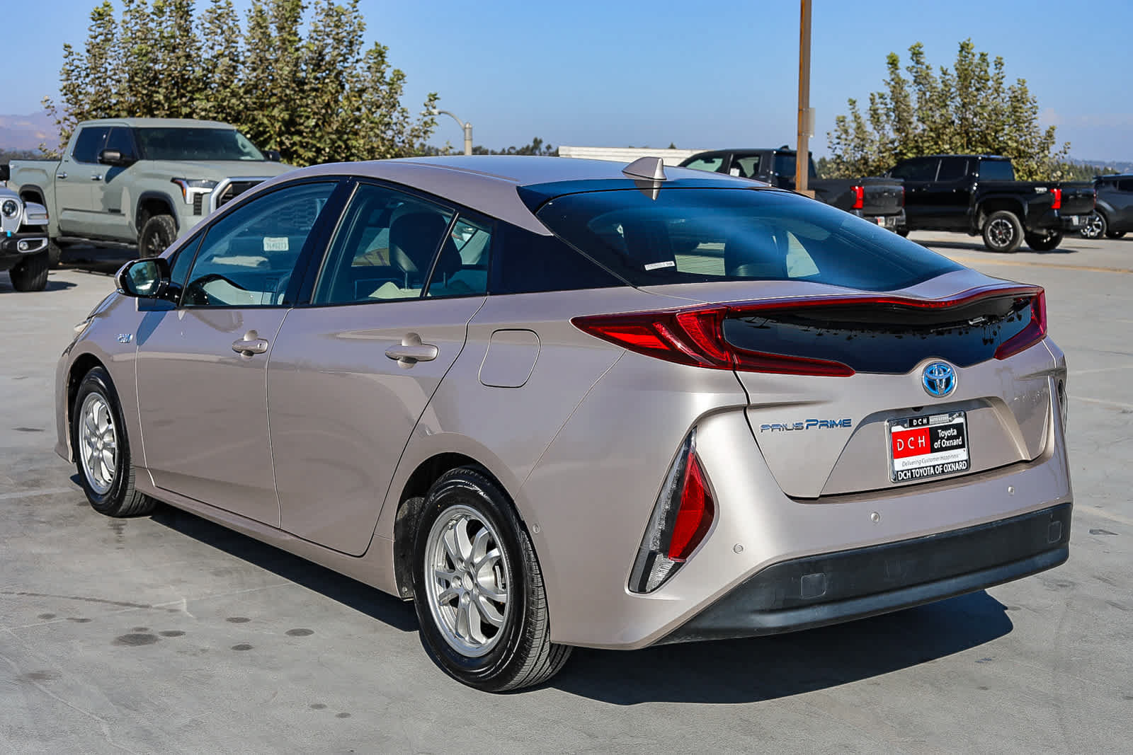 Certified 2017 Toyota Prius Prime Advanced w/ Carpet Mat Package FWD image 7