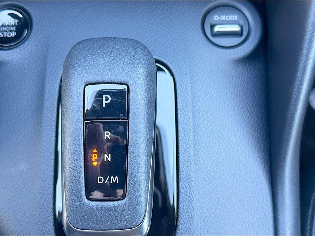 Used 2024 Nissan Z Performance w/ Floor Mat Package image 17