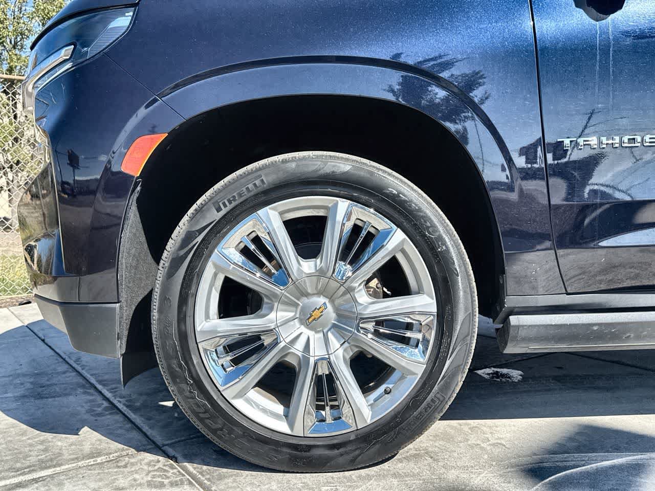 Used 2021 Chevrolet Tahoe High Country w/ Premium Package AWD/4WD image 8