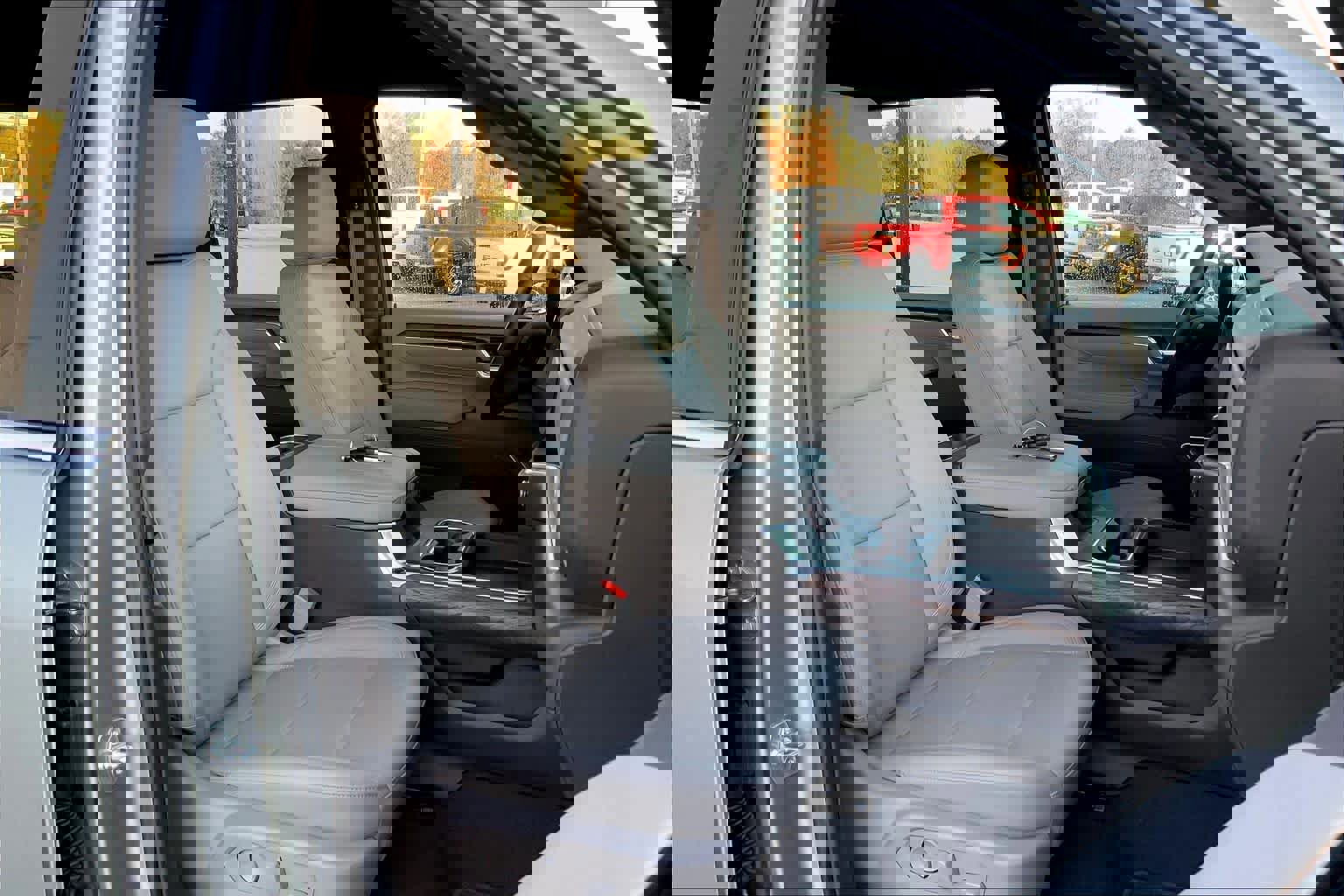 Used 2025 GMC Sierra 2500 SLT w/ SLT Convenience Package image 8