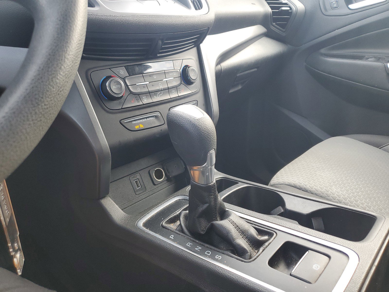 Used 2017 Ford Escape SE w/ Equipment Group 201A image 35