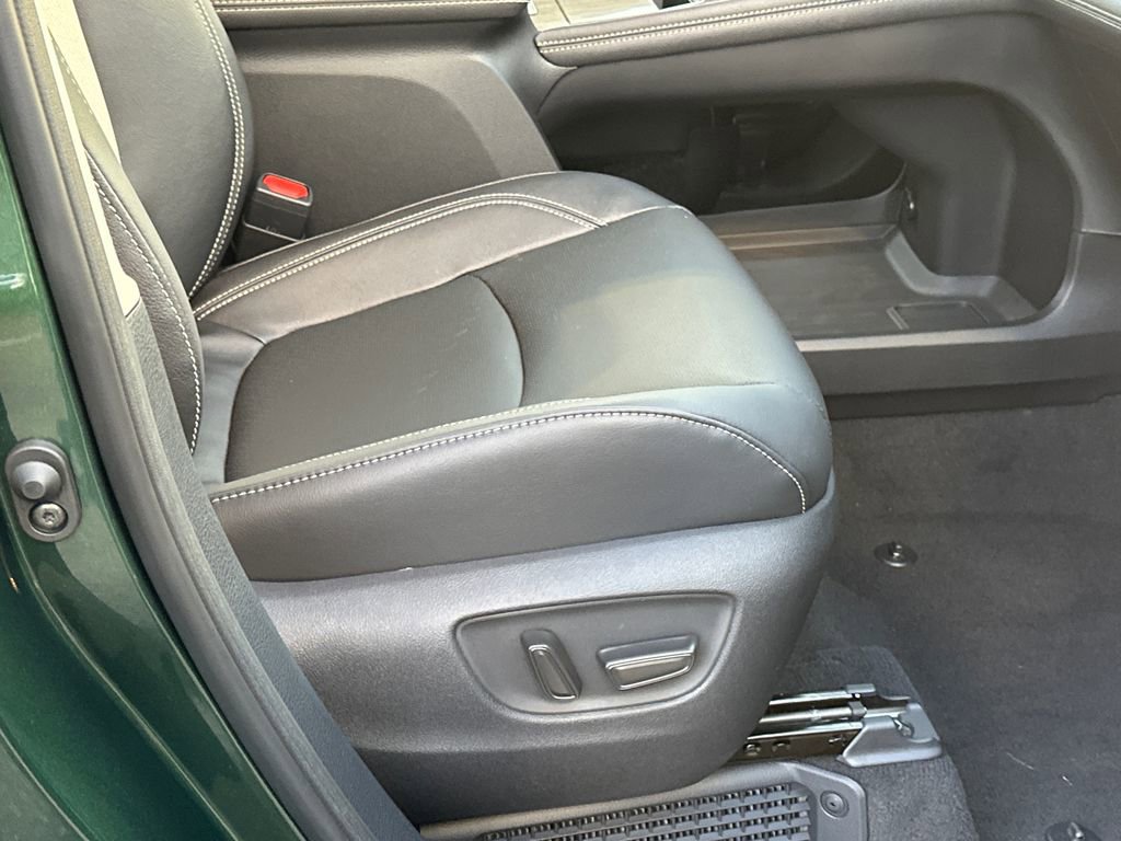 New 2026 Toyota Sienna Platinum image 13