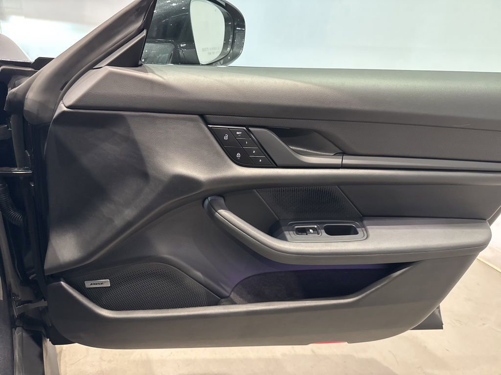 Used 2024 Porsche Taycan 4S w/ Premium Package image 38