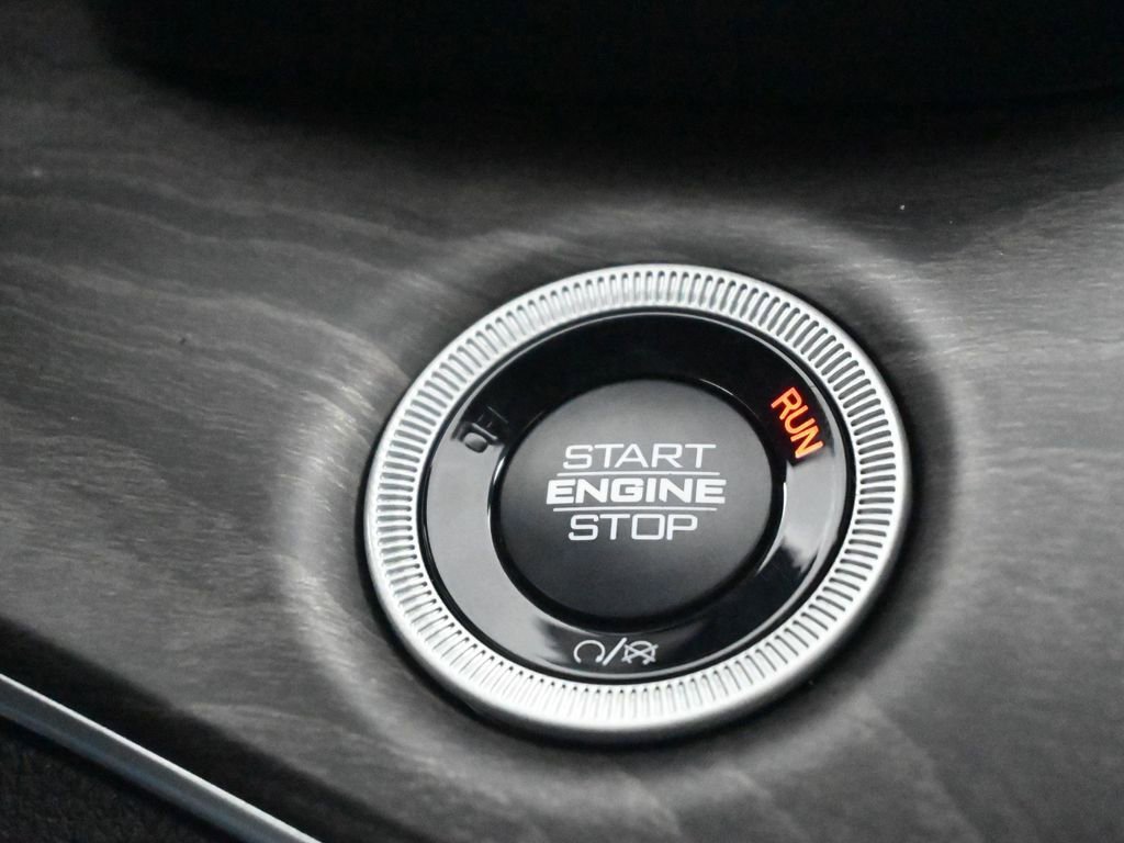 New 2025 Jeep Grand Cherokee L Limited image 21