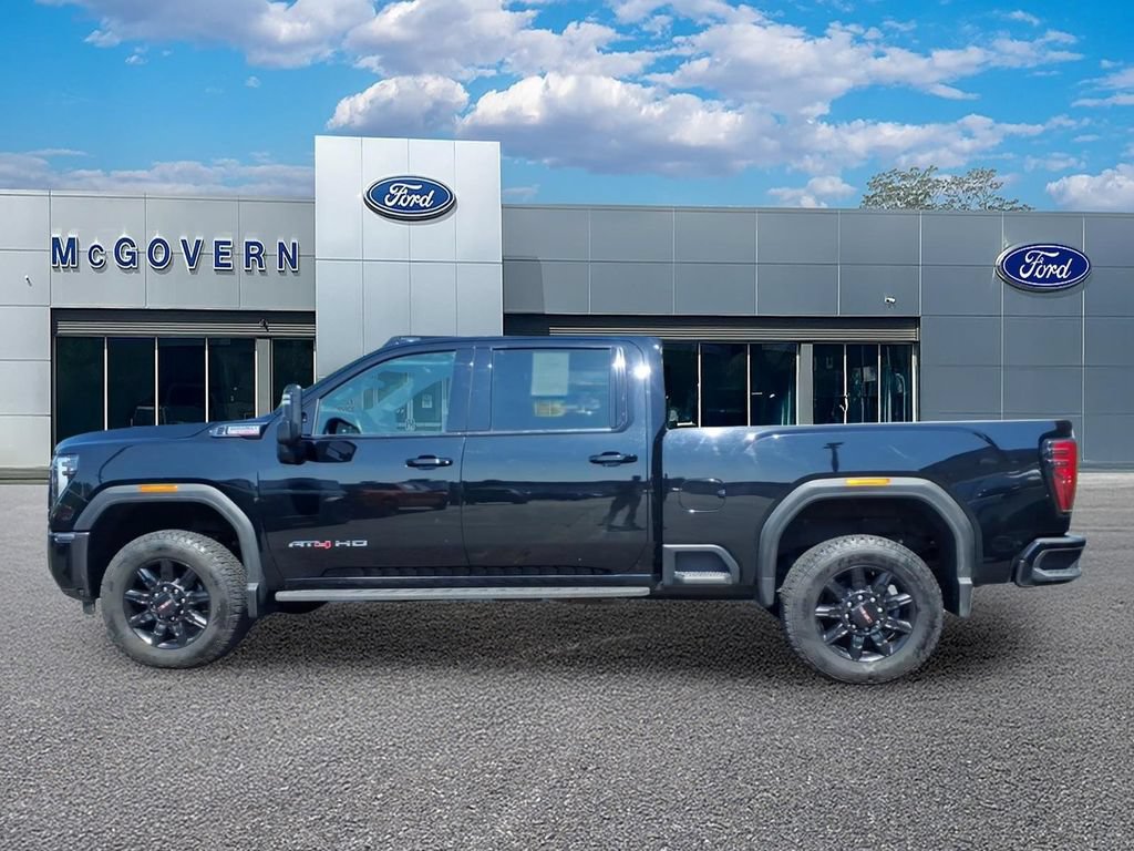 Used 2024 GMC Sierra 3500 AT4 w/ AT4 Premium Plus Package AWD/4WD image 3