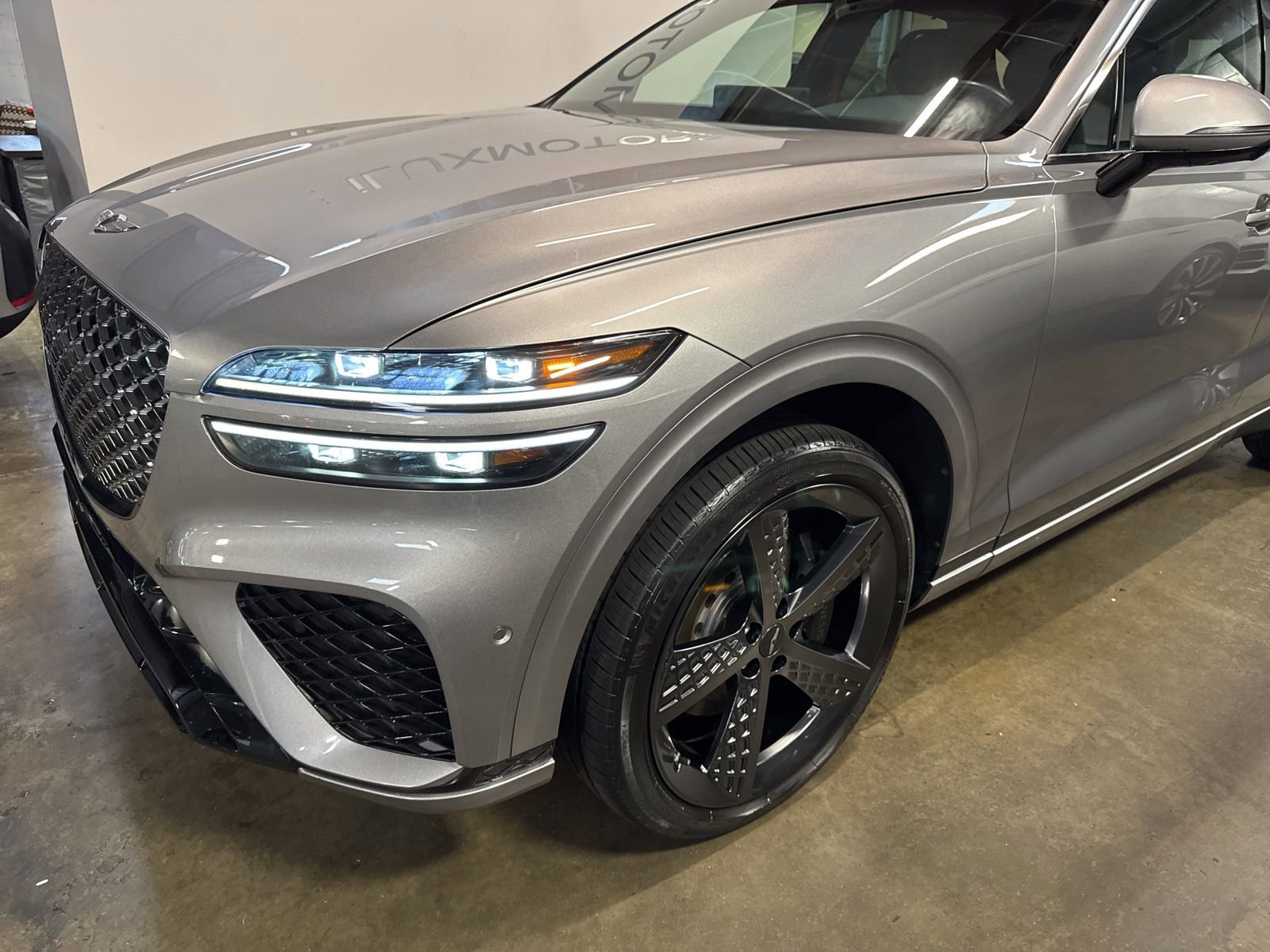 Used 2023 Genesis GV70 2.5T w/ Sport Prestige Package image 4