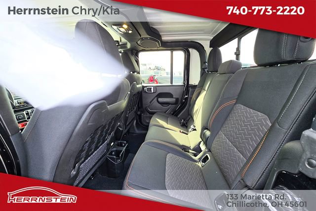 Used 2022 Jeep Gladiator Mojave w/ Cold Weather Group image 22