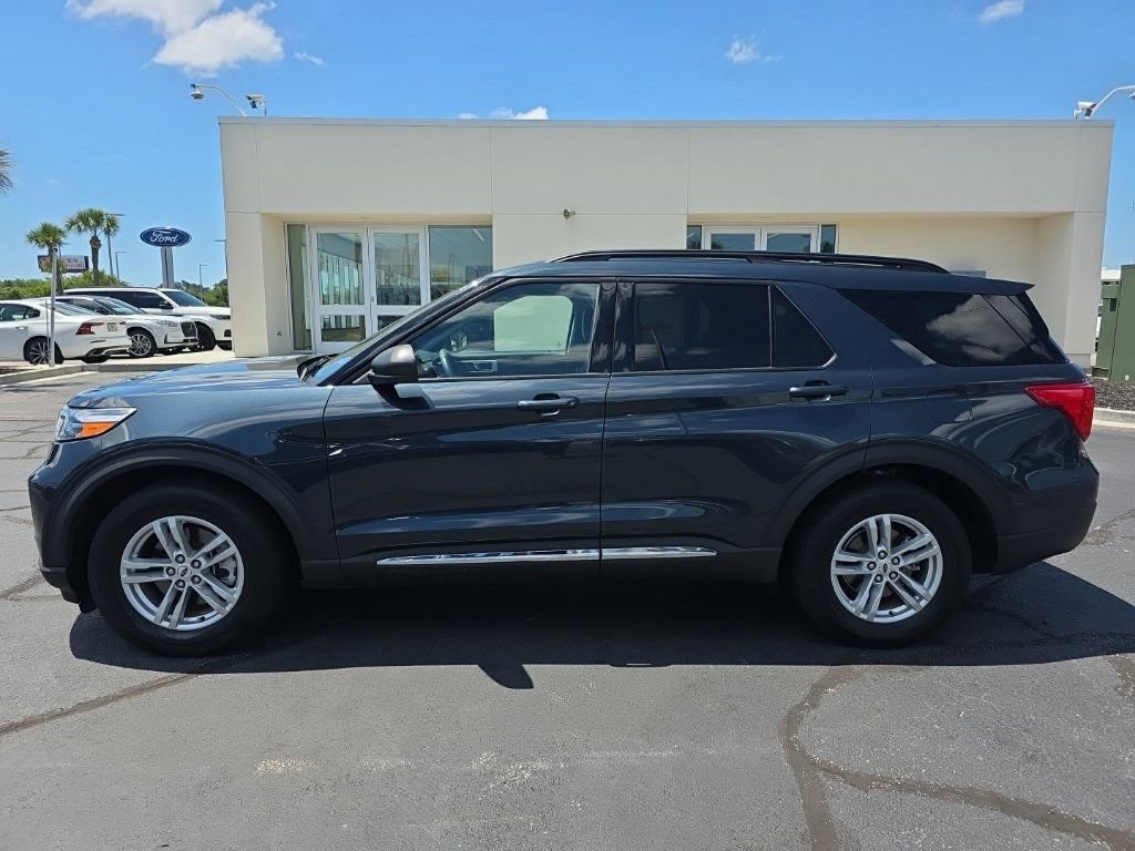 Used 2022 Ford Explorer XLT w/ Equipment Group 202A RWD image 2