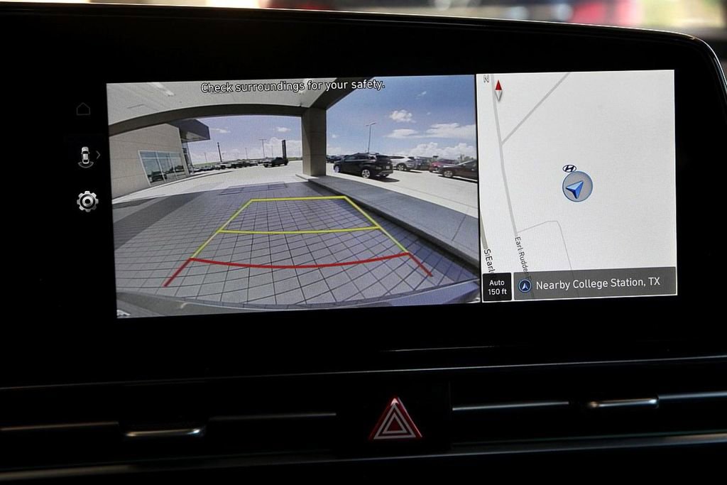 Used 2024 Hyundai Elantra SEL image 17