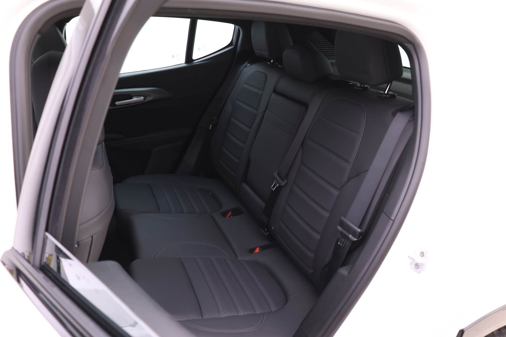 New 2025 Alfa Romeo Tonale w/ Premium Package image 12