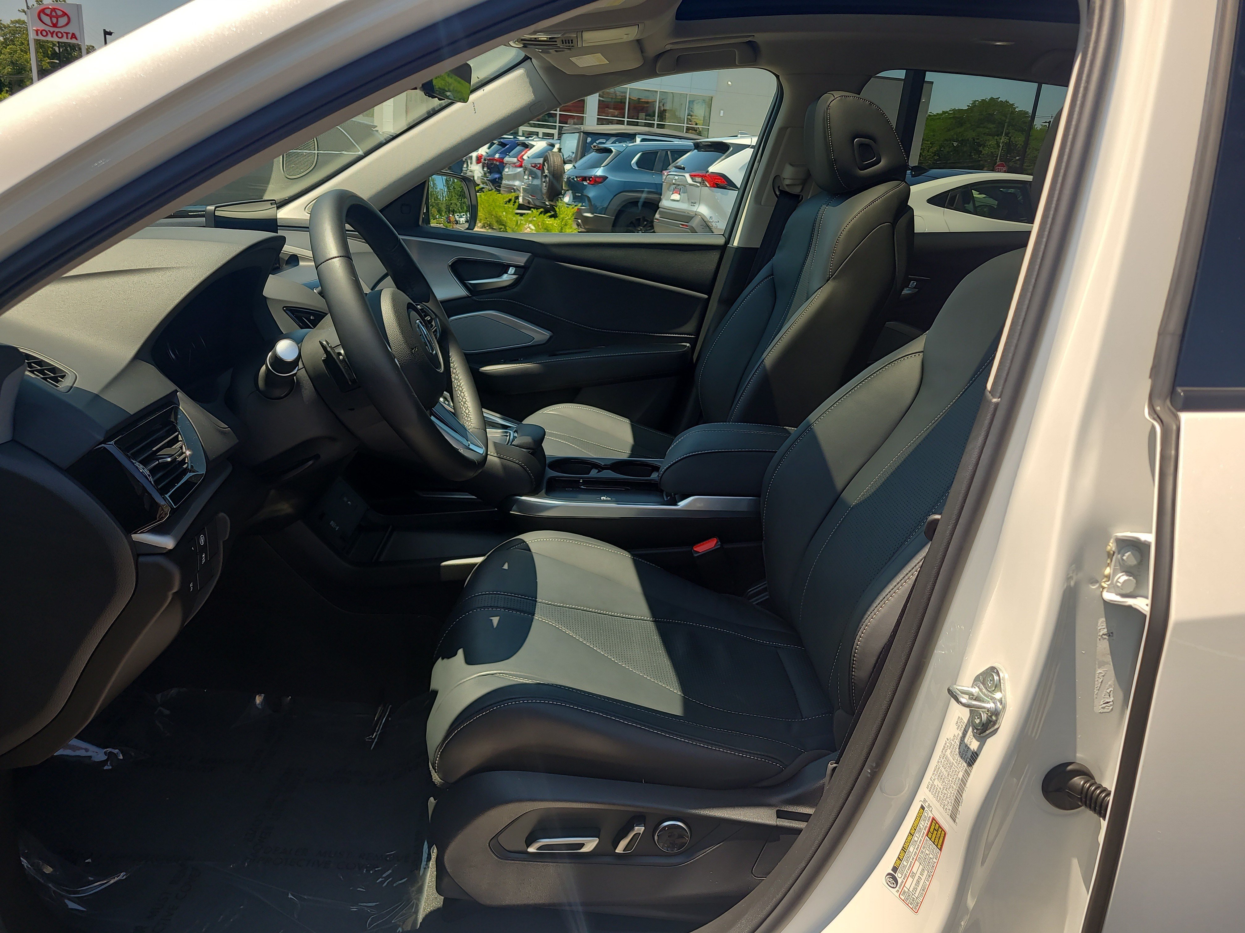 Used 2025 Acura RDX SH-AWD w/ Technology Package image 16