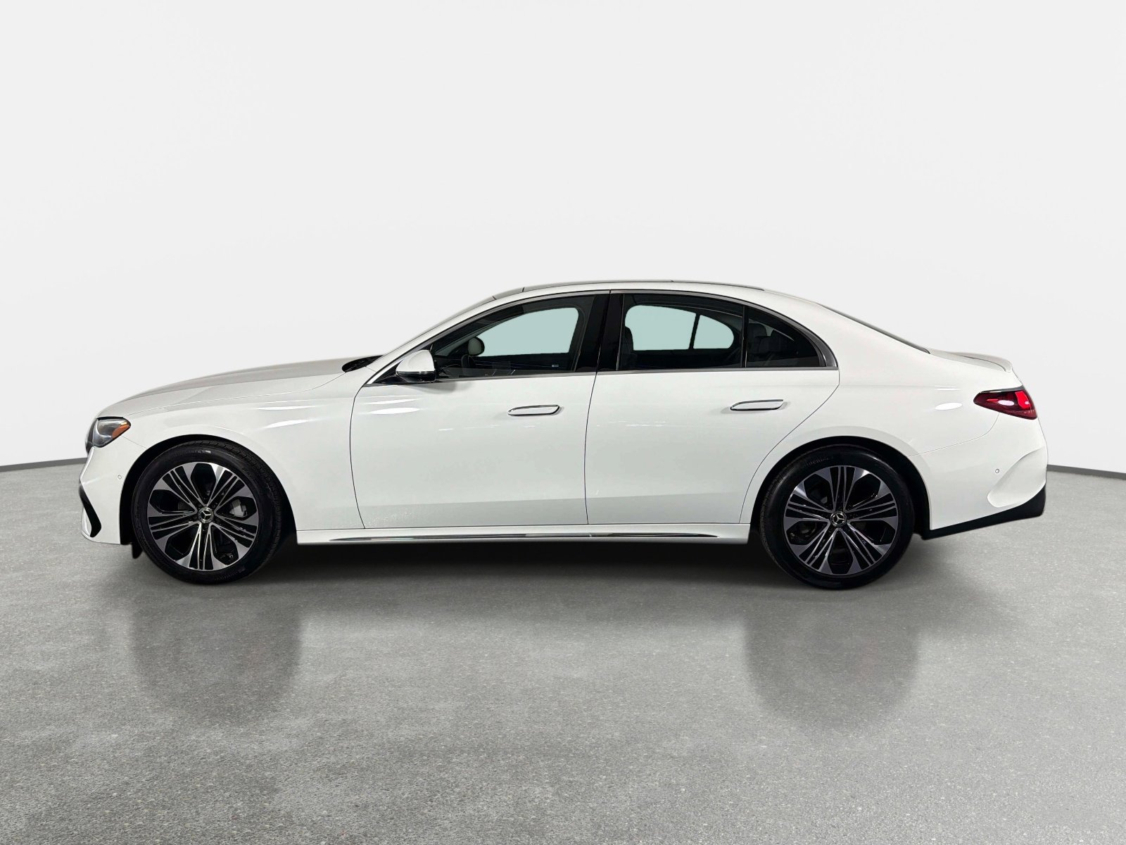 Used 2025 Mercedes-Benz E 350 Sedan image 6