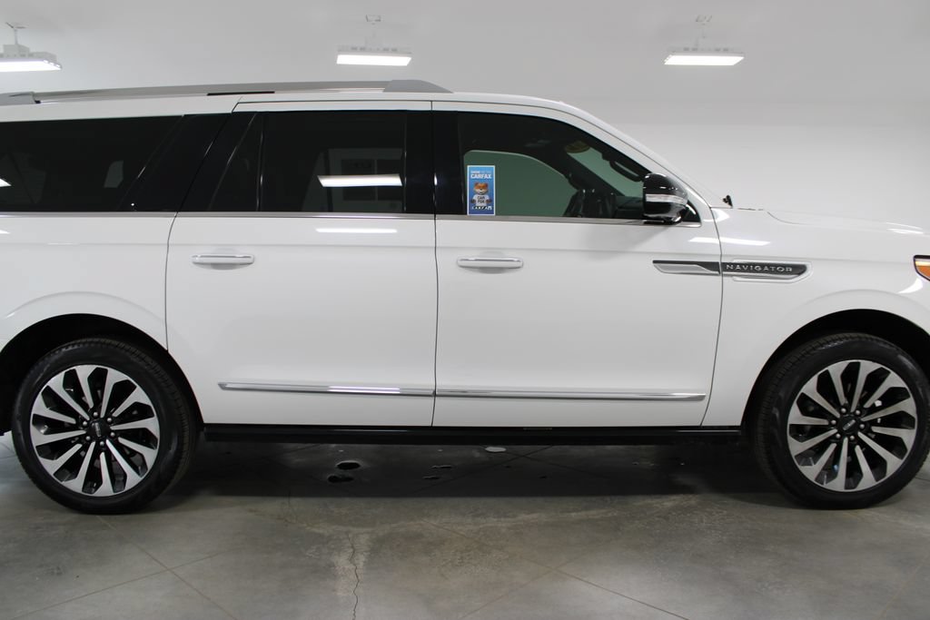 Used 2024 Lincoln Navigator L Reserve AWD/4WD image 14