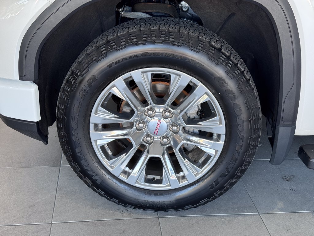 Certified 2023 GMC Sierra 1500 Denali w/ Technology Package AWD/4WD image 4