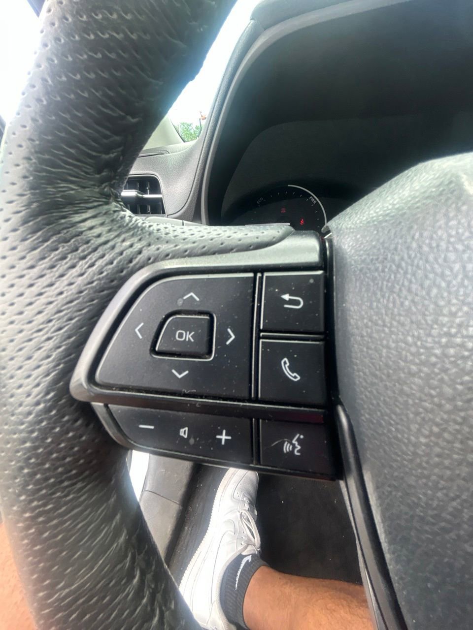 Used 2024 Toyota Sienna LE AWD/4WD image 20