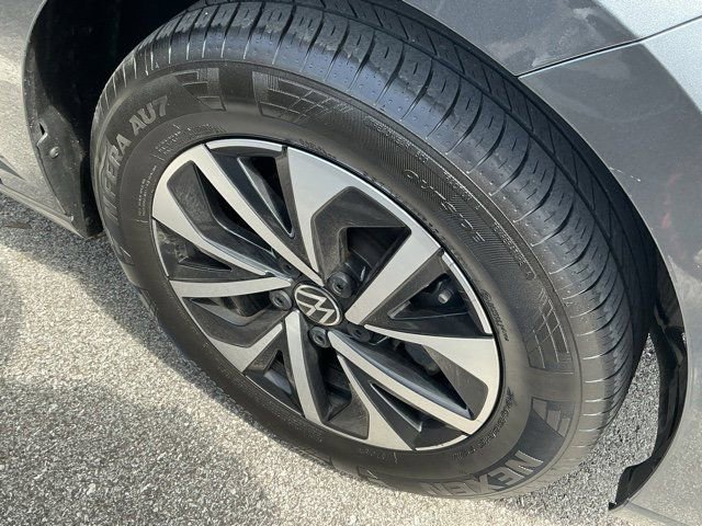 Used 2025 Volkswagen Jetta S image 13