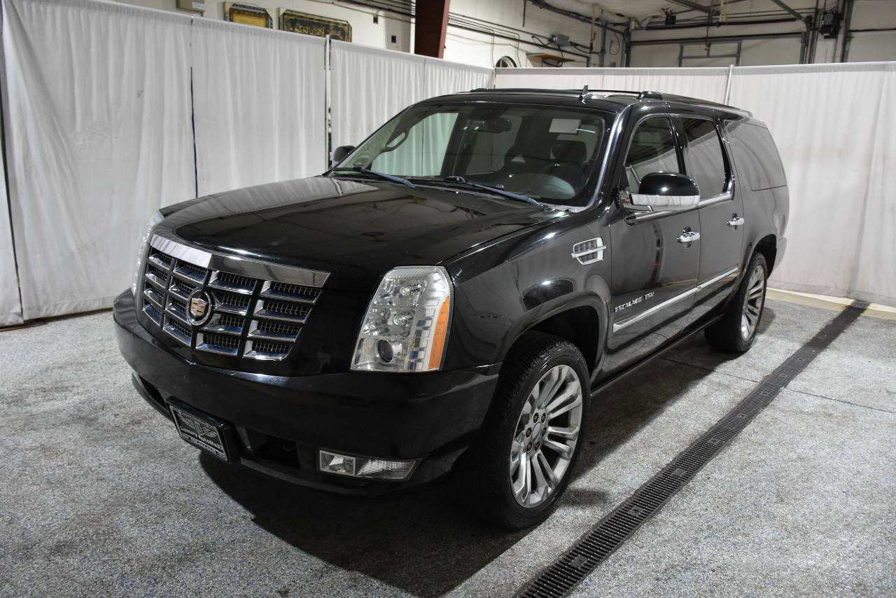 Used 2010 Cadillac Escalade ESV Premium image 25