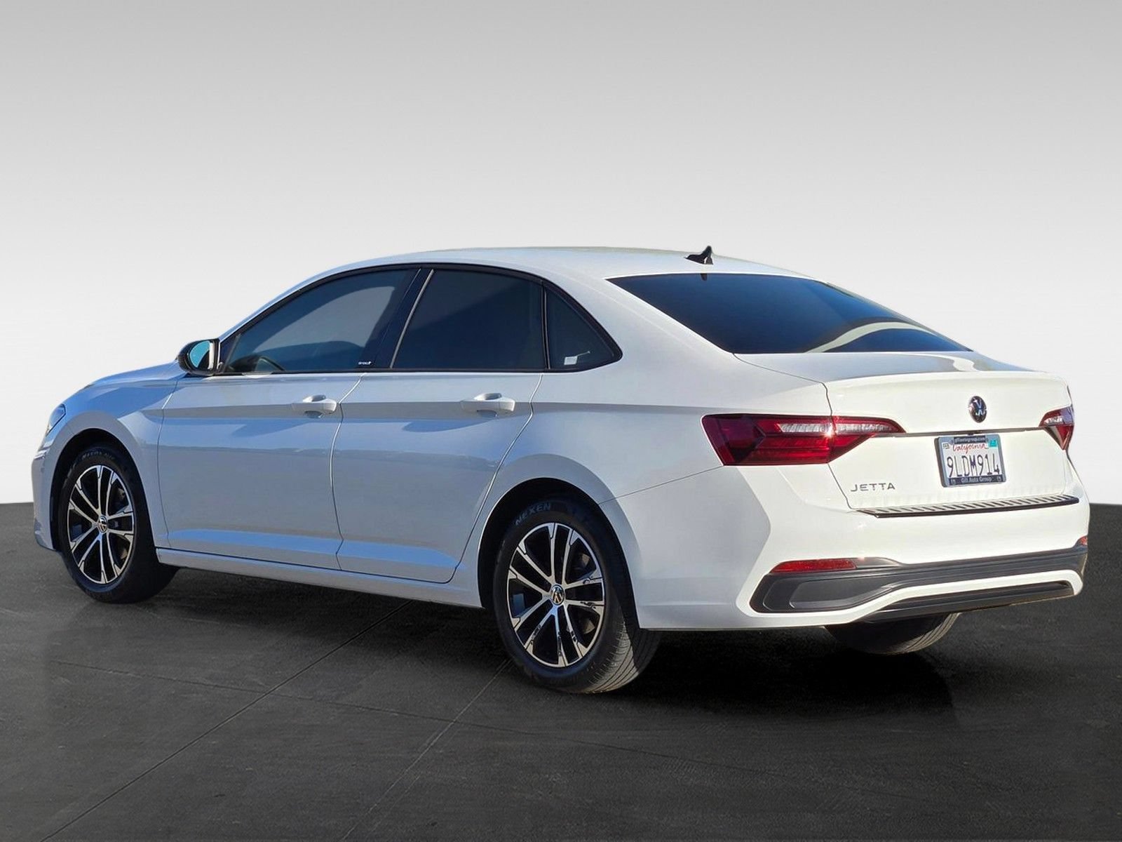 Used 2024 Volkswagen Jetta Sport FWD image 9
