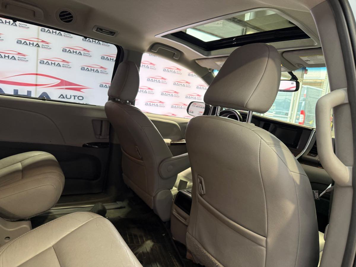 Used 2017 Toyota Sienna XLE w/ XLE Navigation Package AWD/4WD image 46