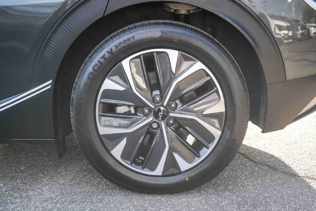 Certified 2024 Kia EV6 Light RWD image 10